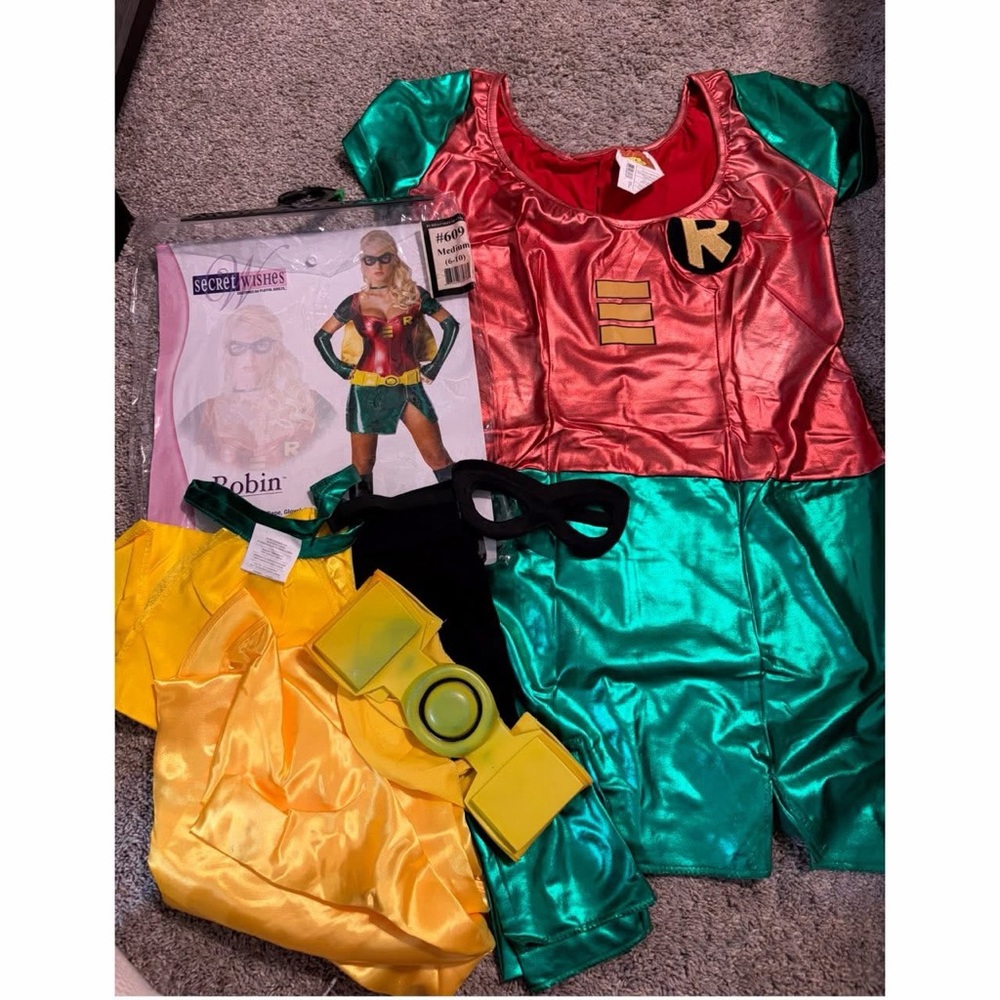 Medium secret wishes robin batman women’s costume medium 6-10